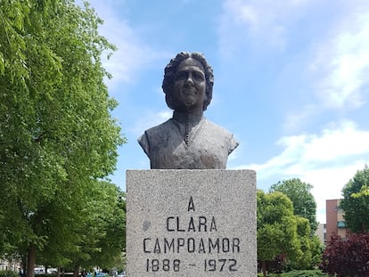 Busto de Clara Campoamor en el parque que lleva su nombre, en el distrito de Latina en Madrid.
