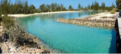 Rodeada de playas de arena blanca y agua turquesa, esta joya del Caribe ofrece infinidad de calas escondidas y arrecifes que son el hábitat natural de las aves que se alimentan de su exuberante vegetación nativa. Perfecta para paseos a la aventura. Precio: 14,4 millones de euros.