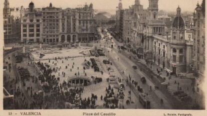 Imagen del libro 'La plaza del Ayuntamiento, 1890-1962', donde aparece la 'tortada´ del arquitecto municipal Javier Goerlich, del coleccionista José Huguet.