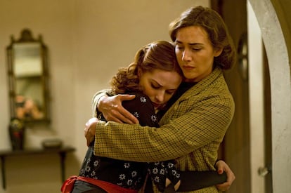 Kate Winslet hornearía mil pasteles y haría lo que fuese por el amor de su hija en la miniserie Mildred Pierce.