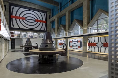 Intervención artística en la central hidroeléctrica de Proaza (1964-1968), en Asturias.