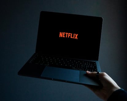 Logo de Netflix en la pantalla de un ordenador portátil