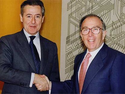 Los presidentes de Caja Madrid y FCC, Miguel Blesa y Marcelino Oreja.