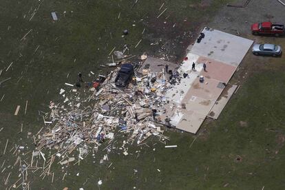 El tornado ha dejado la zona de Arkansas llena de solares y escombros. Muchos vecinos de Vilonia lo han perdido todo.