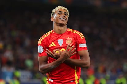 Lamine Yamal celebra su segundo gol ante Francia en las semifinales de la Liga de Naciones.