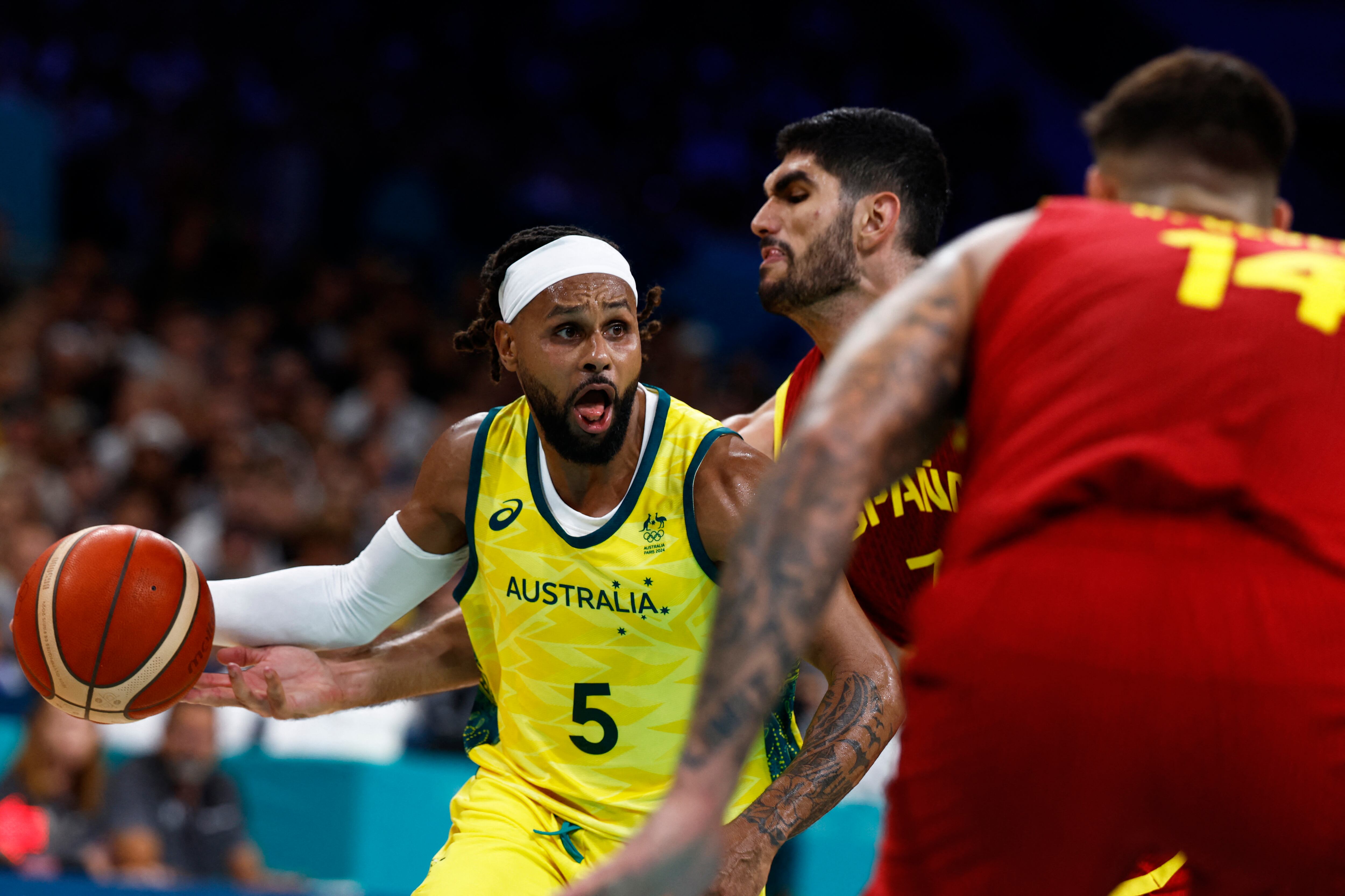 Australia derrumba a España en el arranque del baloncesto