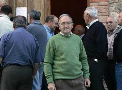 Jesús Clemente García, alcalde de Baños de Río Tobía, el pasado jueves, antes del último mitin electoral.