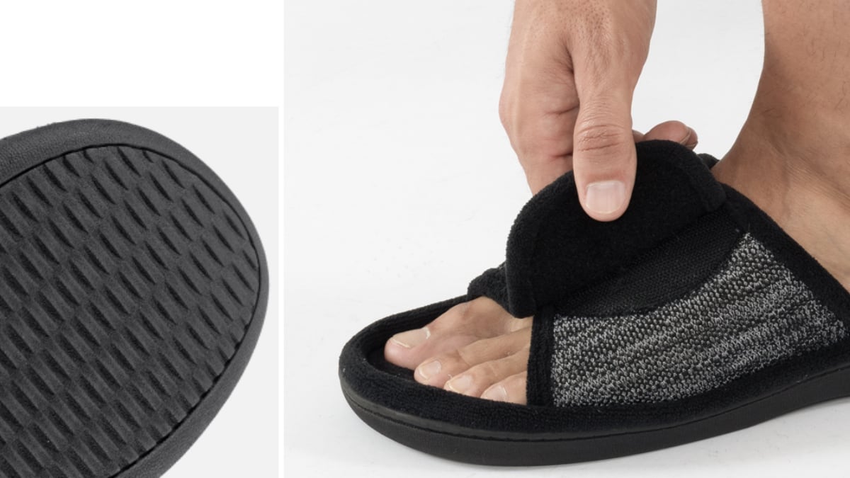 Zapatillas de estar por casa ajustables a cada pie.