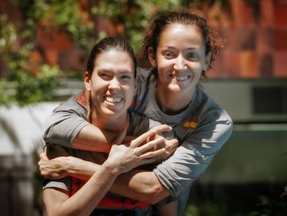Anna Cruz y Laia Palau, antes de partir al Eurobasket