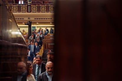 Diputados a su salida de una sesión plenaria en el Congreso de los Diputados, a el pasado 18 de mayo.