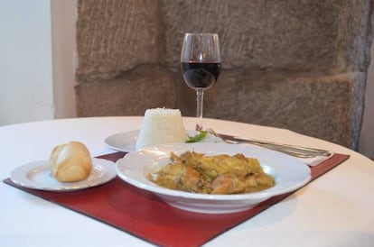 Este plato se llama yassa, así que ya-sabes qué pedir. EL MANDELA.