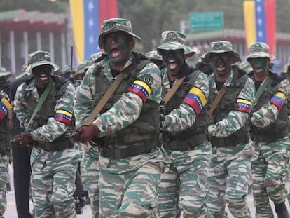 Desfile militar para comemorar a independência da Venezuela, em 5 de julho (fotografia cedida pela Agência Venezuelana de Notícias)