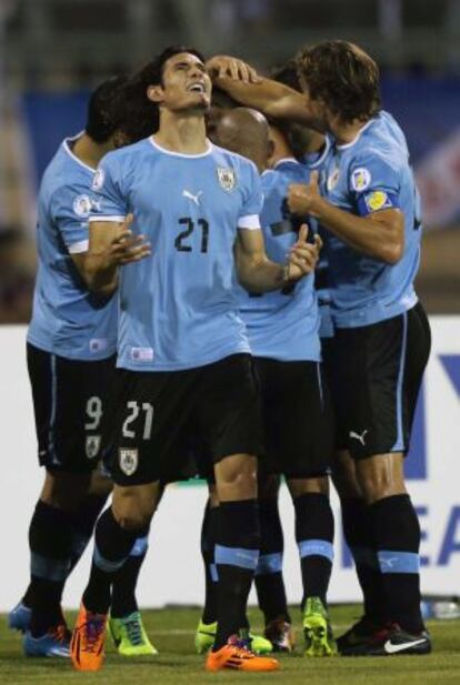Cavani celebra un gol ante Jordania