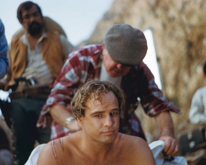 Marlon Brando en el rodaje de 'El rostro impenetrable' (1961).