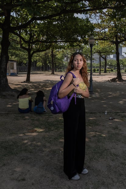 “Oh, vamos, por el amor de Dios, ¿cómo puede alguien no creer en las máquinas de votación electrónicas? ¡De ninguna manera!"
Amanda Sena, 20
(activista por la igualdad de género)