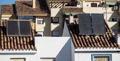 Paneles fotovoltaicos en viviendas.