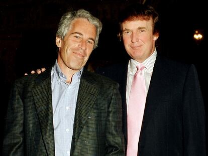 Jeffrey Epstein y Donald Trump en Mar-a-Lago, Palm Beach (Florida), en 1997.