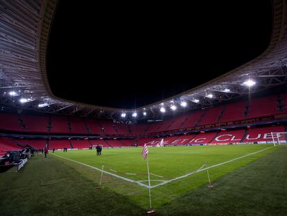 Vista del estadio de San Mamés desde el césped