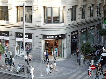 Tienda de Cortefiel en la Gran Vía de Madrid.