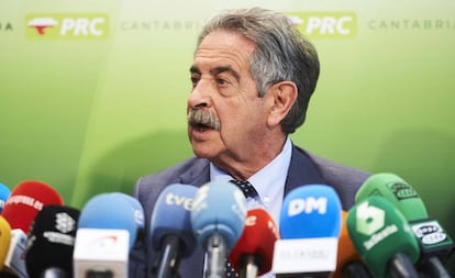 El presidente de Cantabria, Miguel Ángel Revilla, en la rueda de prensa de este jueves.