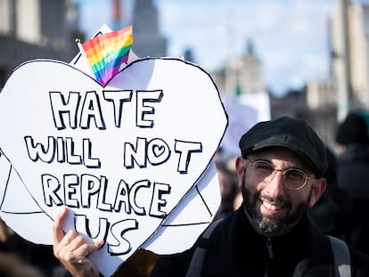 Un manifestante durante una marcha contra la violencia y el odio hacia los judíos el pasado enero, en Nueva York