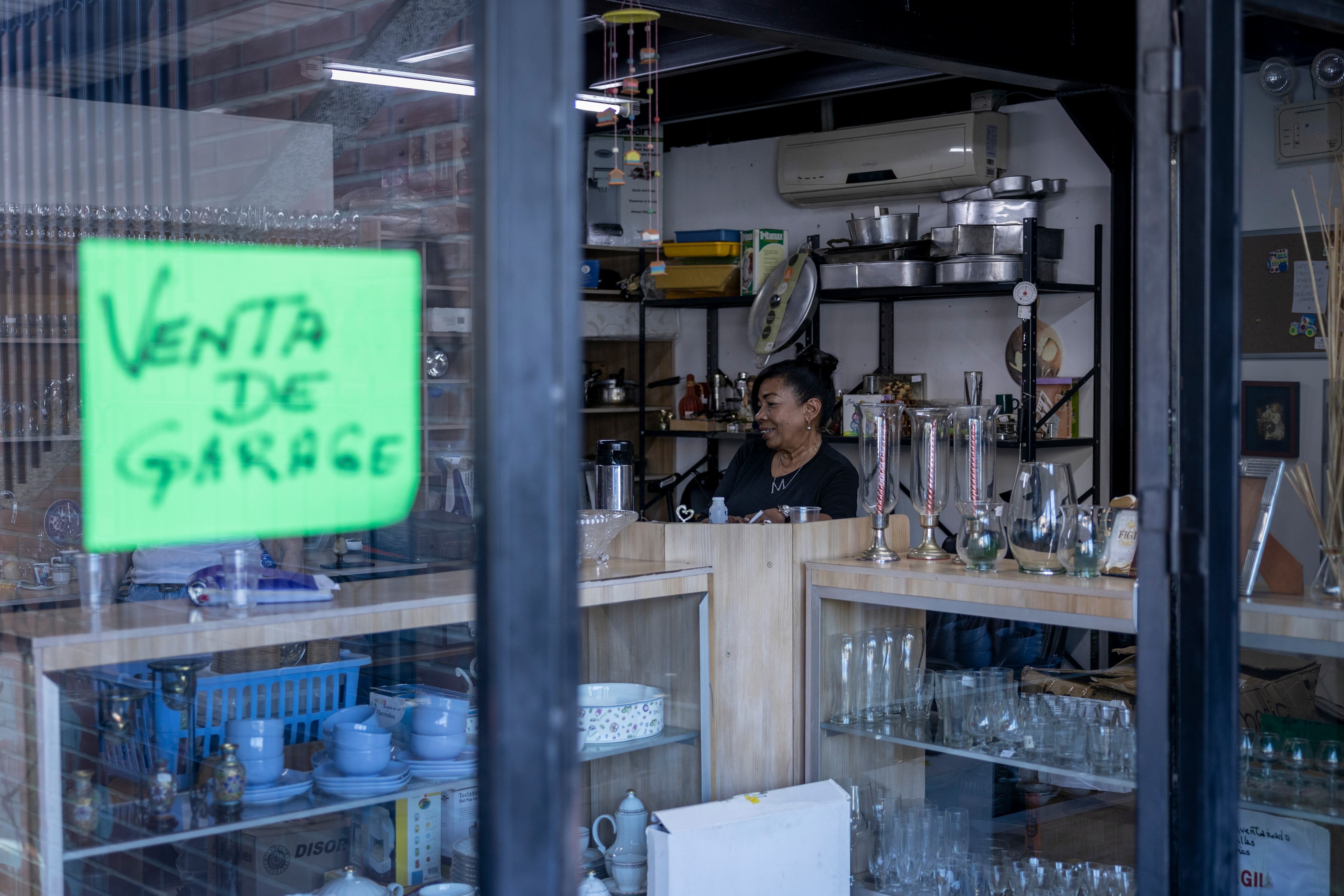 Mairín Reyes, en su tienda en Guatire. 