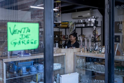 Mairín Reyes, en su tienda en Guatire. 