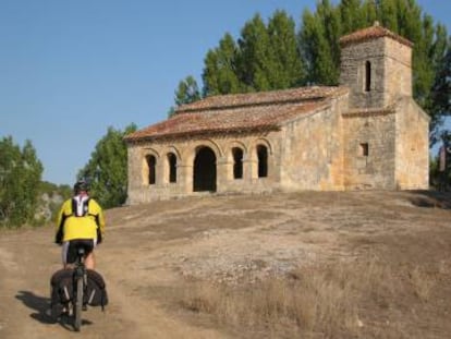 La ermita mozárabe de Santa Cecilia, en Santibáñez del Val (Burgos), en el Camino del Cid.