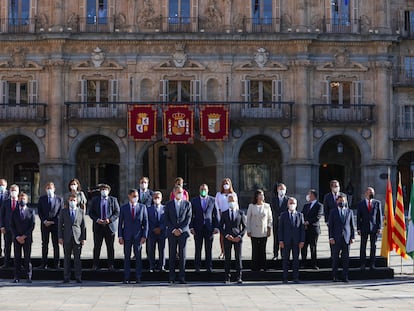 El Rey, el presidente del Gobierno y los líderes regionales en la foto de familia de la XXIV Conferencia de Presidentes, en Salamanca a finales de julio.