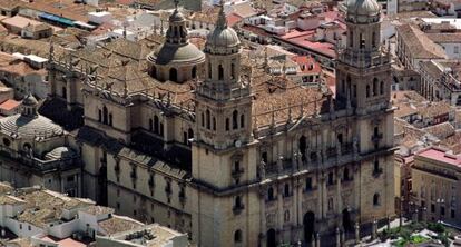 Vista áerea de la catedral de Jaén.