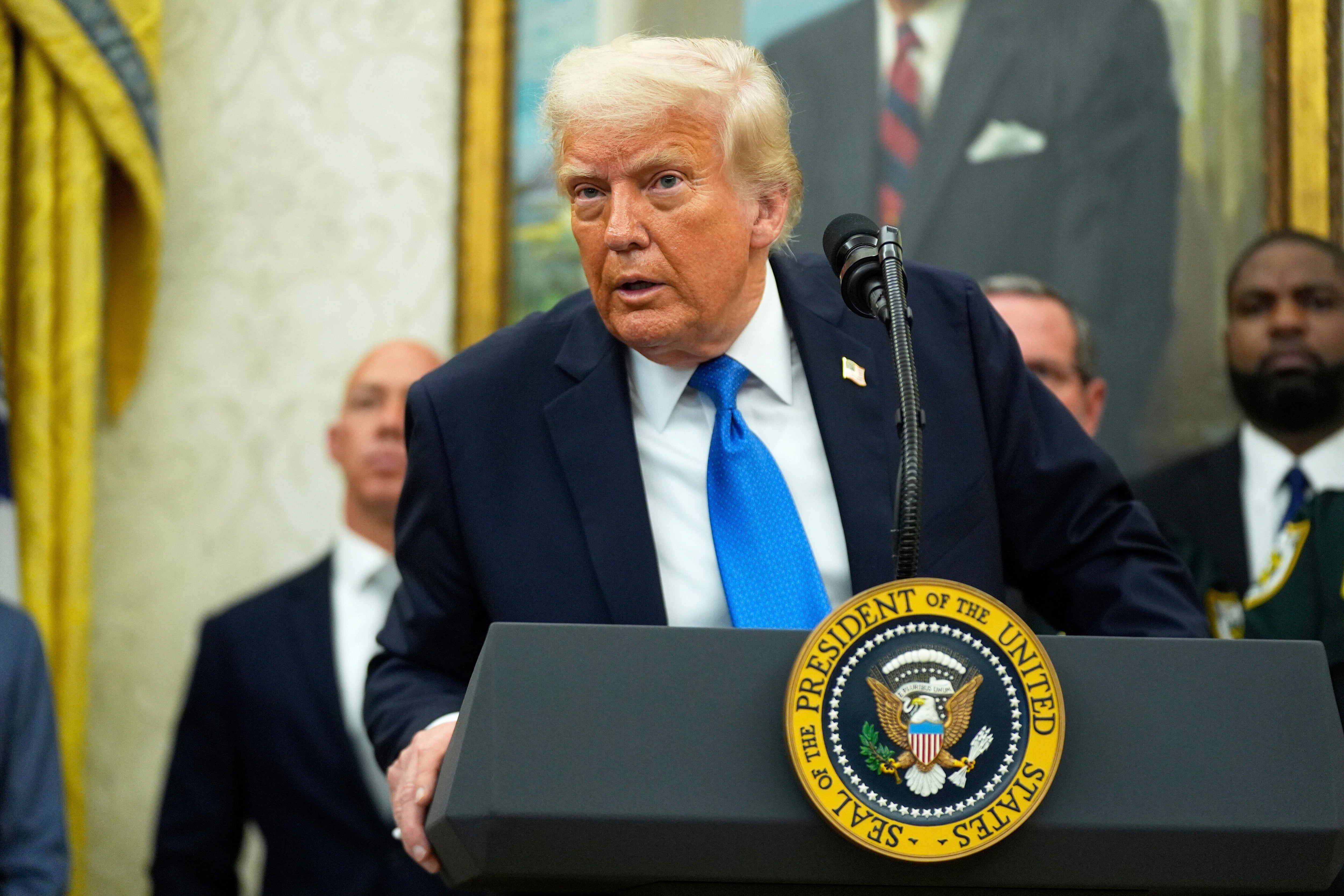 JP Morgan avisa de que la deriva peronista de Trump agudiza la debilidad del dólar