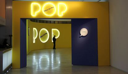 Acceso dentro del Museo Thyssen a su nueva apuesta expositiva, 'Mitos del Pop'. Se trata de la primera exposición en Madrid desde la muestra Arte Pop del Museo Reina Sofía de 1992. Más de veinte años después, la comisaria Paloma Alarcó, Jefe de Conservación de Pintura Moderna del Museo Thyssen, propone una visión renovada de esta corriente artística.