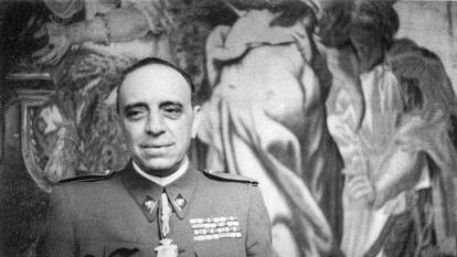 Antonio Vallejo-Nájera, médico militar y especialista en psiquiatría, retratado de 1951 al ser elegido Académico de Medicina.