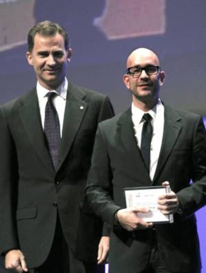 Carlos Domingo, presidente de Telefónica I+D, junto al Príncipe Felipe en la celebración de un acto. EFE/Archivo