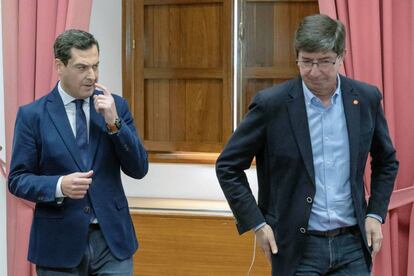 Juanma Moreno (izquierda) y Juan Marín, en el encuentro que mantuvieron el 26 de diciembre en Sevilla.