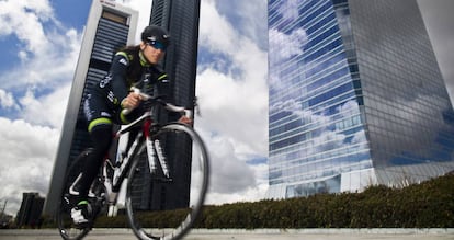 Helena Casas, a la zona financera Quatre Torres de Madrid.