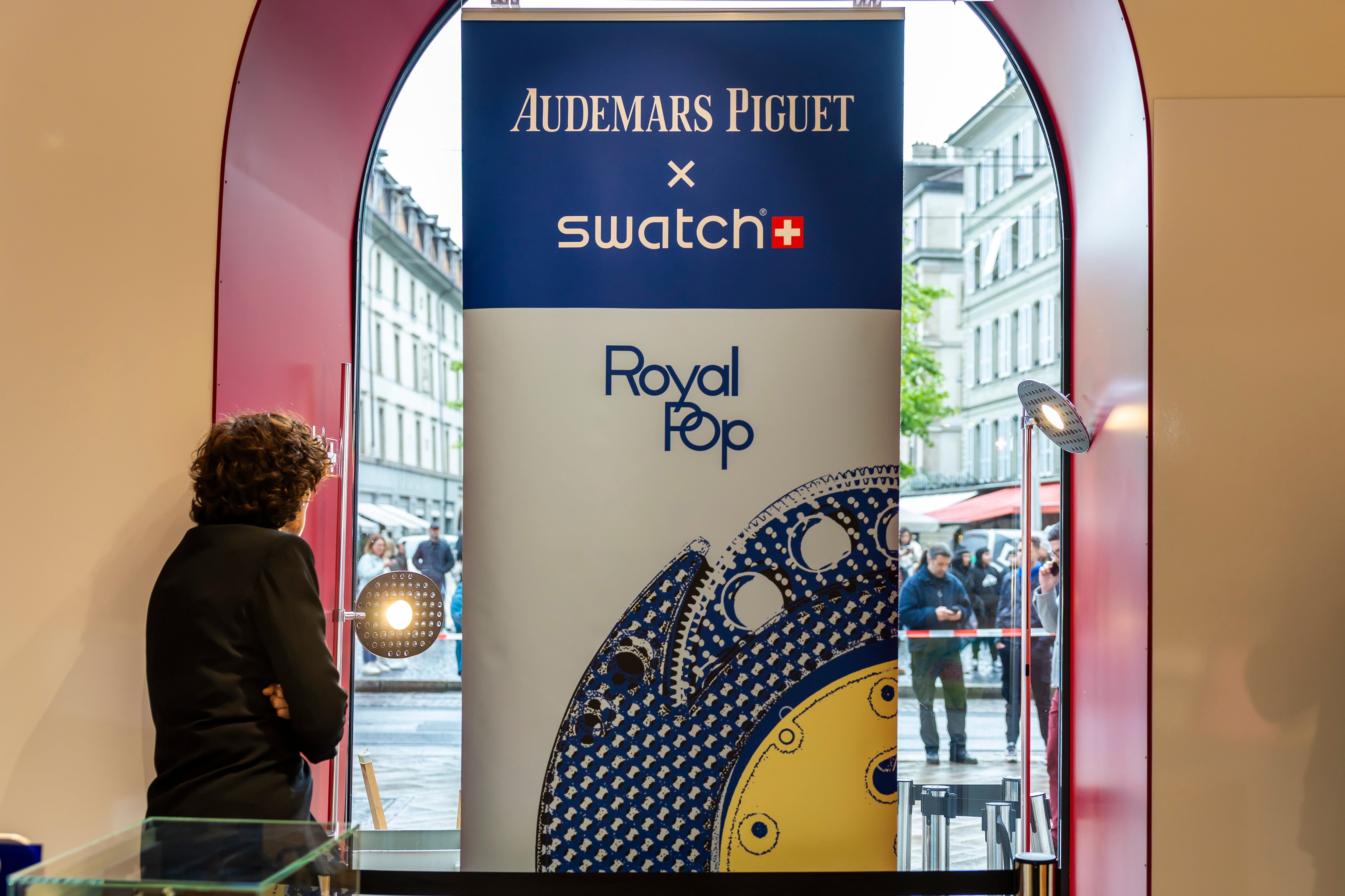 Los nuevos relojes de Swatch que desatan la locura, a la venta por 5.000 euros en el mercado de segunda mano