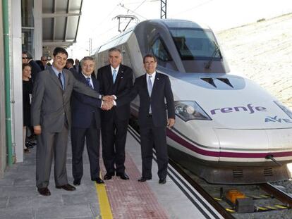 El titular de Transportes de EE UU dice que el AVE español es el mejor del mundo