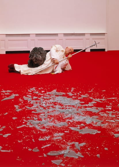 'La Nona Ora' (1999), obra de Maurizio Cattelan expuesta en 1999 en Basilea.