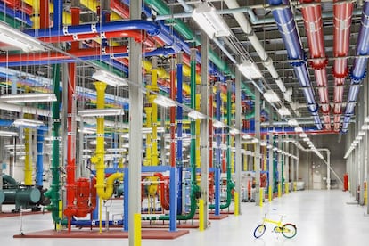 Cooling systems are one of the key elements in data center design. In the image, the network of pipes that cools the servers in the data center of The Dalles.