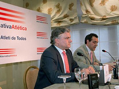 Miguel Garrido, a la izquierda, y José Luis Domínguez, en la presentación de Alternativa Atlética.