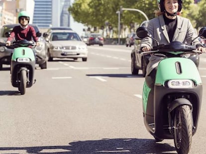 Prueba de los scooters eléctricos que lanzará Bosch en verano en Madrid