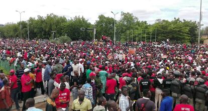 Una manifestaci&oacute;n en Bamako en contra de un refer&eacute;ndum sobre cambios constitucionales el pasado julio.