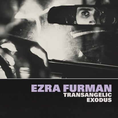 EZRA FURMAN. 'Trasangelic'. (Exodus). "Hasta hace poco más de 10 años, Ezra Furman era un joven con aspiraciones literarias que acumulaba decenas de documentos de Word en el ordenador. En cuanto lograra darle cierta coherencia a esa montonera de fragmentos de diario, ensoñaciones posadolescentes, teorías 'quee'r repensadas y frases huérfanas y brillantes se convertiría en escritor. Pero en 2006, Ezra lanzaba su primer disco junto a The Harpoons y el mundo descubría en él a otro candidato a esa condición tan elusiva: el nuevo Bob Dylan.Después de dos álbumes junto a The Harpoons y tres en solitario, Furman edita por fin ese disco para el que se ha estado preparando desde que el destino, la prensa y el público le convencieron de que sus borradores eran canciones y él se puso a toda pastilla a aprender cómo se escribía una cosa de esas". Por Xavi Sancho