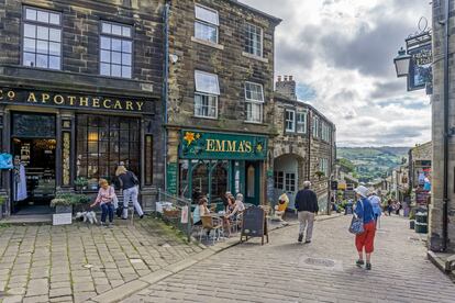 Vista de la calle principal de Haworth, Yorkshire, el 24 de agosto de 2016.