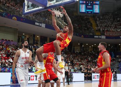 Un mate de Willy Hernangómez ante Georgia, el sábado en Tbilisi.