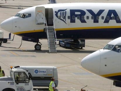 Varios aviones de la aerol&iacute;nea irlandesa de bajo coste Ryanair. 