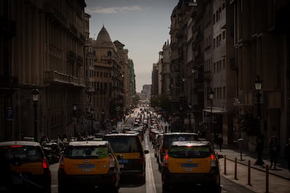 Protesta convocada por Élite Taxi en marzo en Barcelona contra la llegada de Uber.