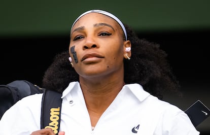 Serena Williams deja la pista después perder su partido contra Harmony Tan. La estadounidense cede ante Tan (7-5, 1-6 y 7-6(7) y se despide de Londres a las primeras de cambio, al igual que la temporada pasada: “Sí, ha sido muy duro”.