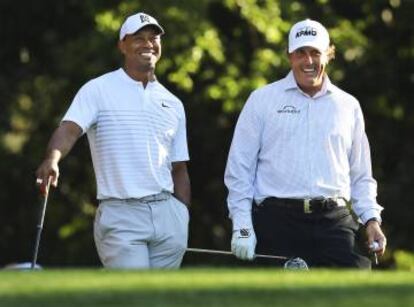 Tiger Woods y Phil Mickelson.